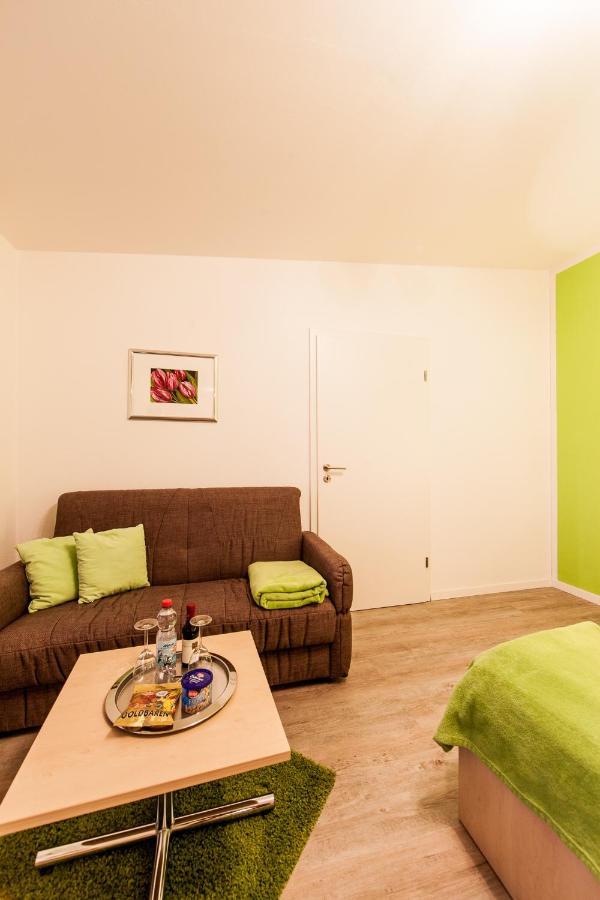 Cafe & Wein Gaestehaus Kurz Heilbronn Exteriör bild