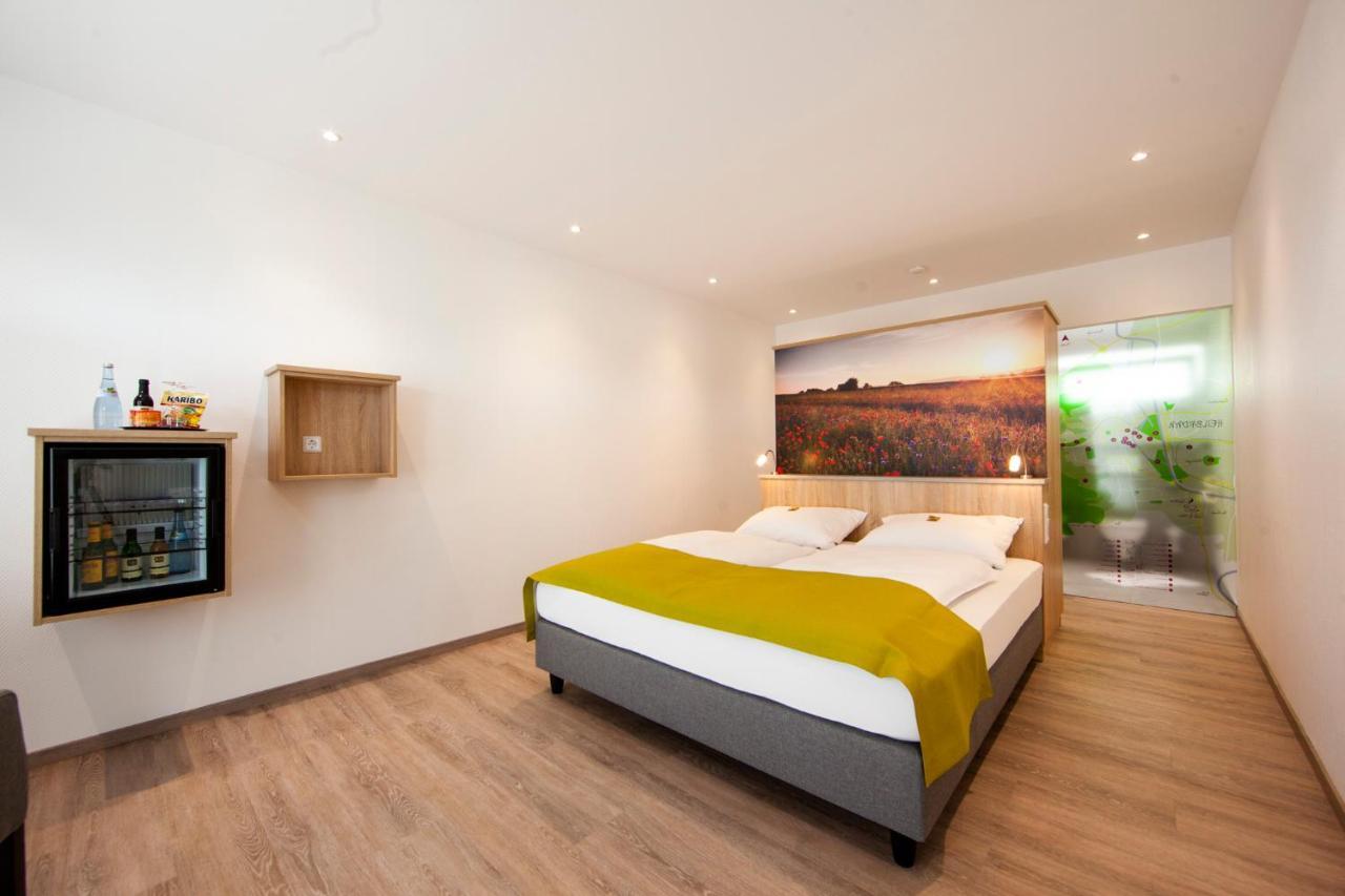 Cafe & Wein Gaestehaus Kurz Heilbronn Exteriör bild